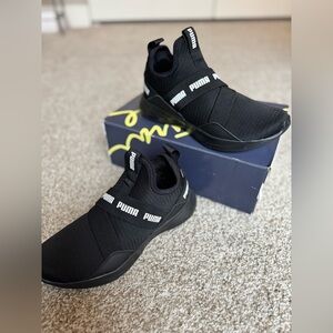 Puma Sneakers size 6.5 black
